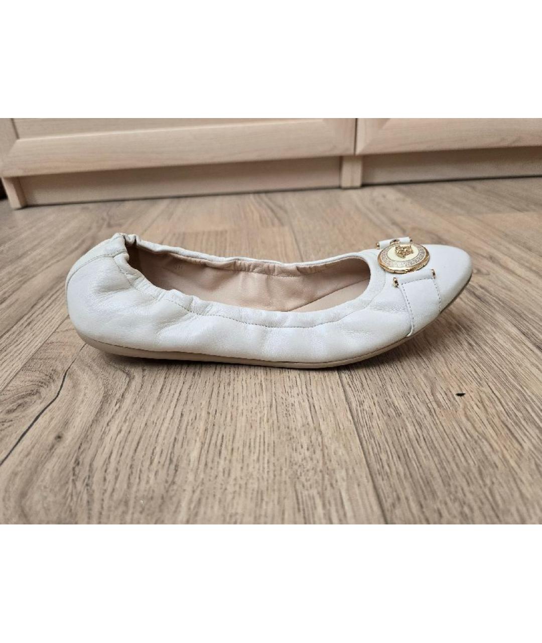 VERSACE Белые кожаные балетки, фото 9