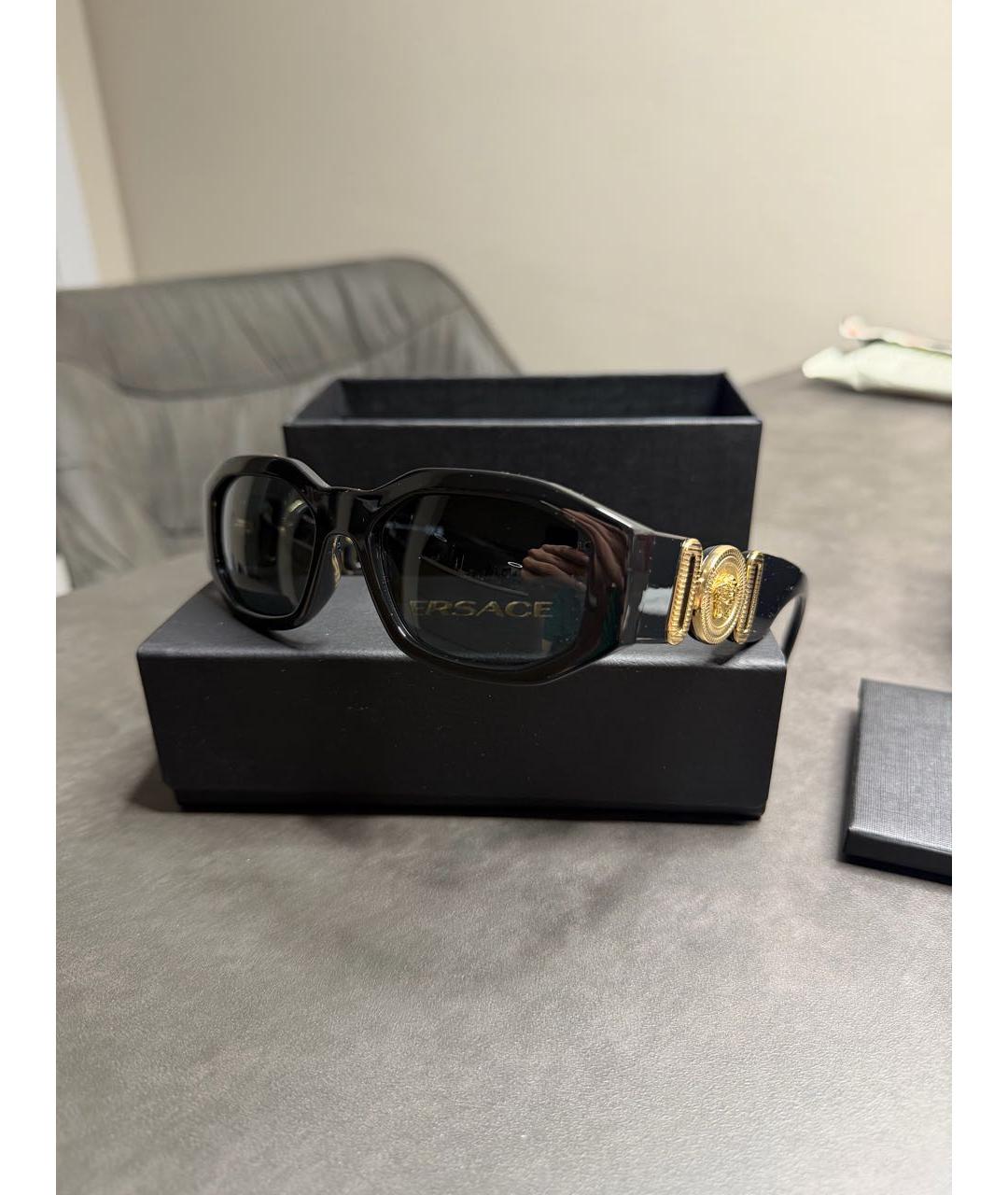 VERSACE Черные пластиковые солнцезащитные очки, фото 2