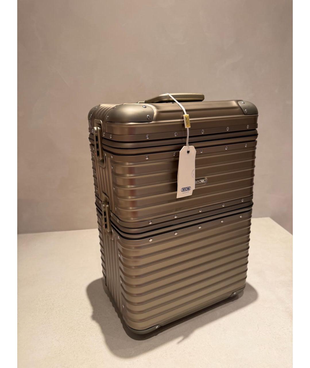 Rimowa Золотой чемодан, фото 5