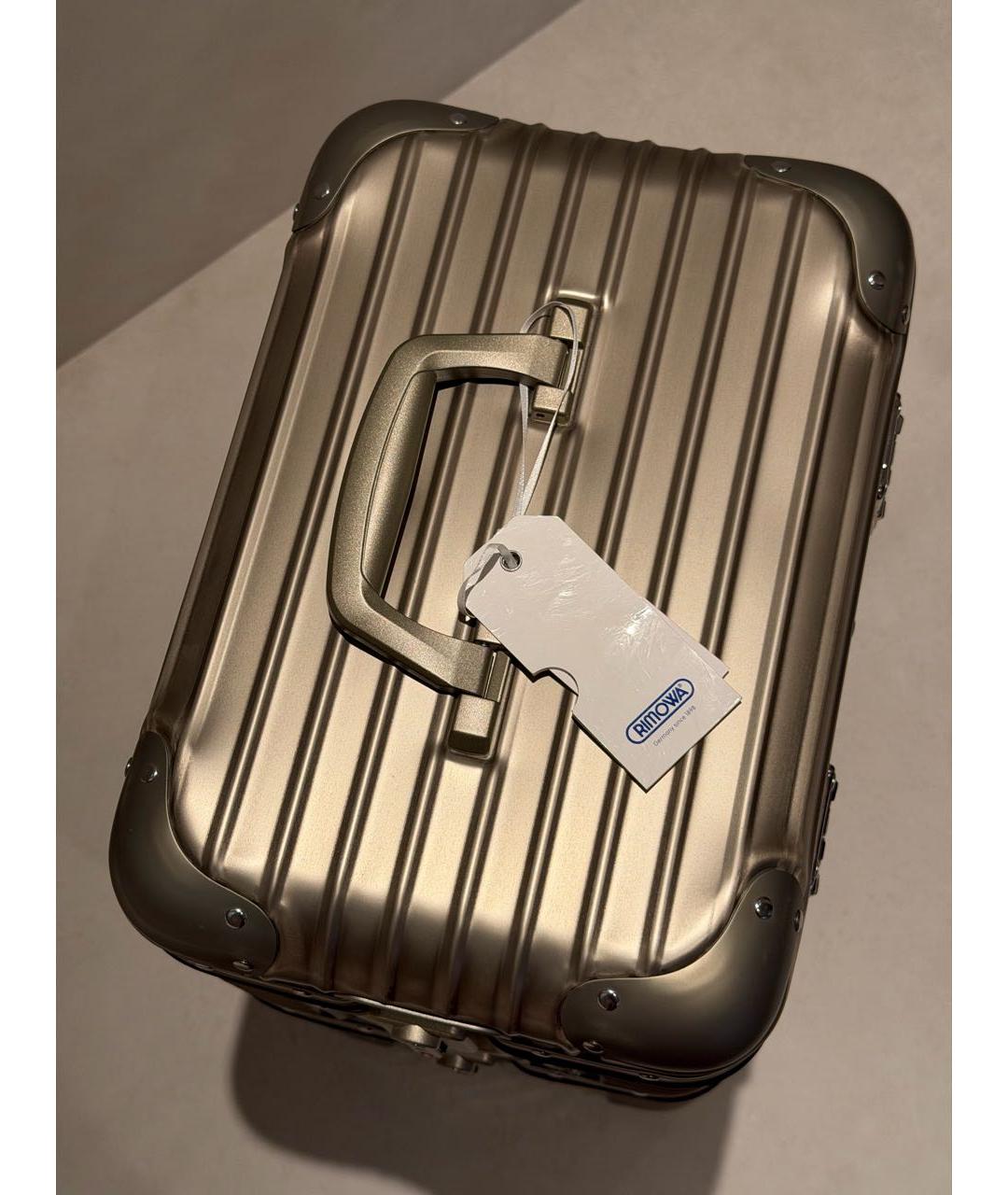 Rimowa Золотой чемодан, фото 4