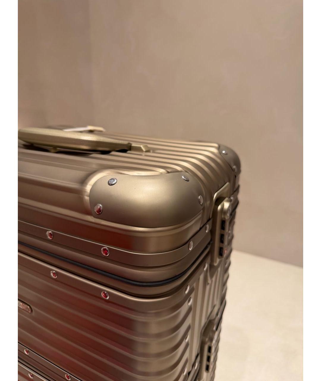 Rimowa Золотой чемодан, фото 6