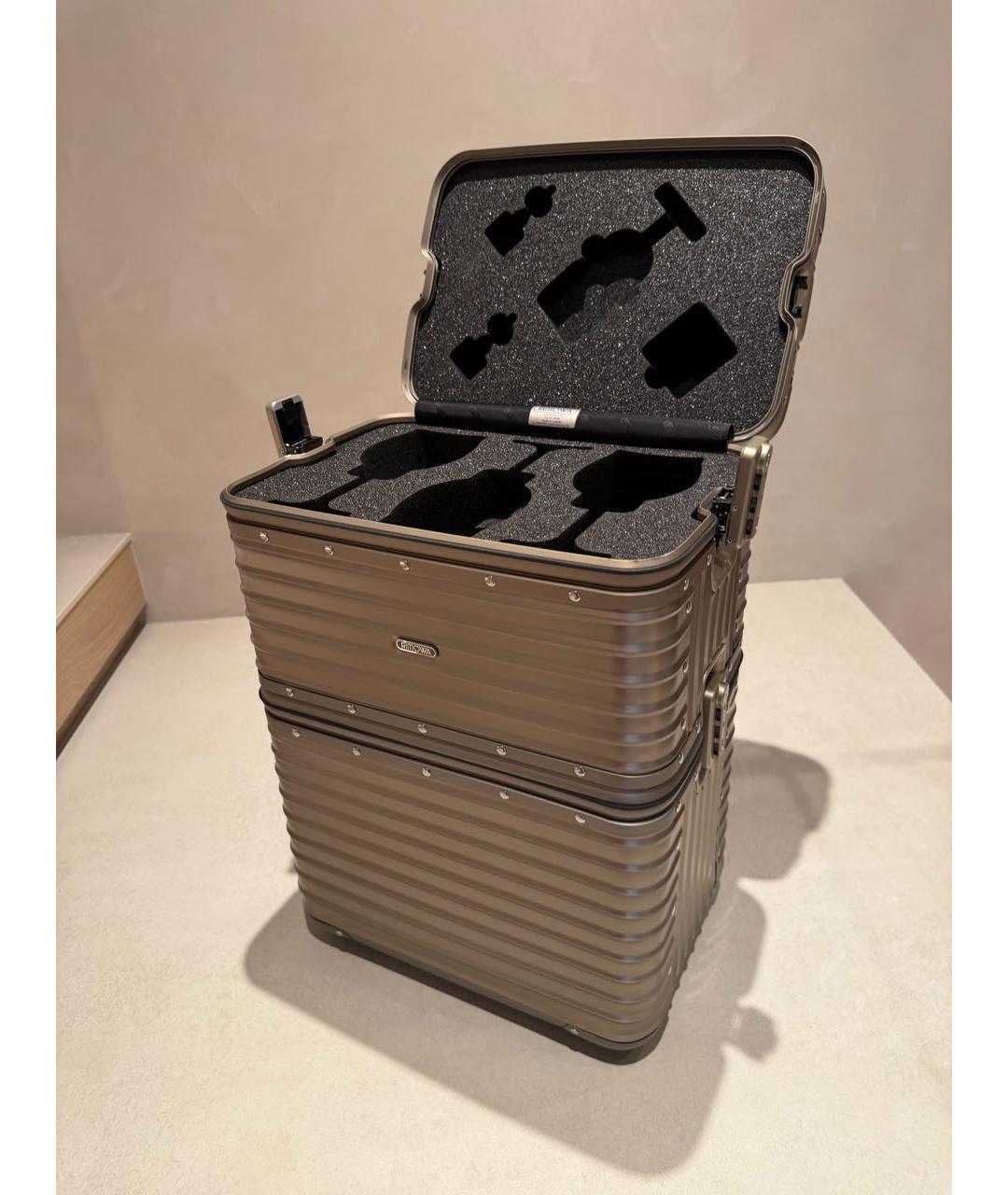 Rimowa Золотой чемодан, фото 2