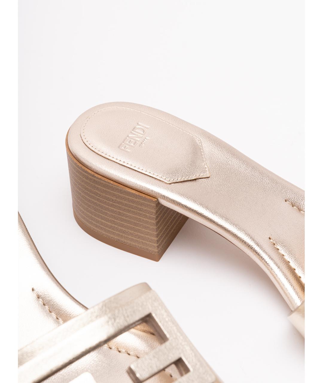 FENDI Золотые кожаные мюли, фото 5