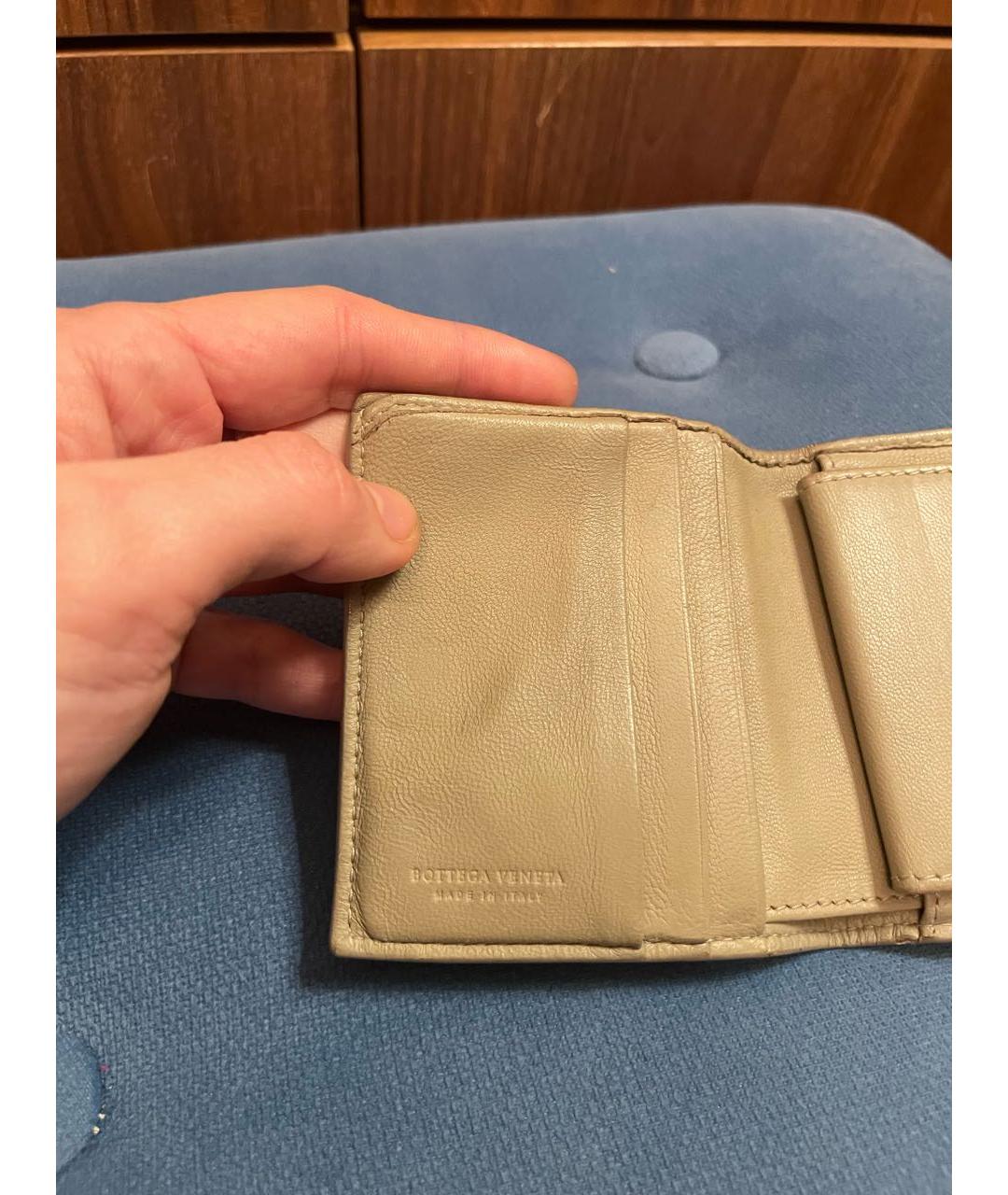 BOTTEGA VENETA Бежевый кожаный кошелек, фото 5