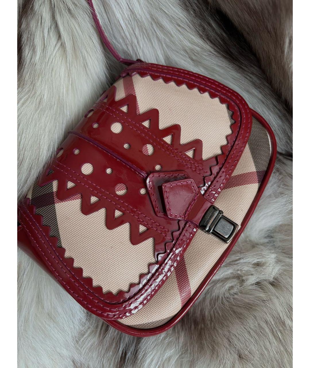 BURBERRY Бордовая сумка через плечо из лакированной кожи, фото 2
