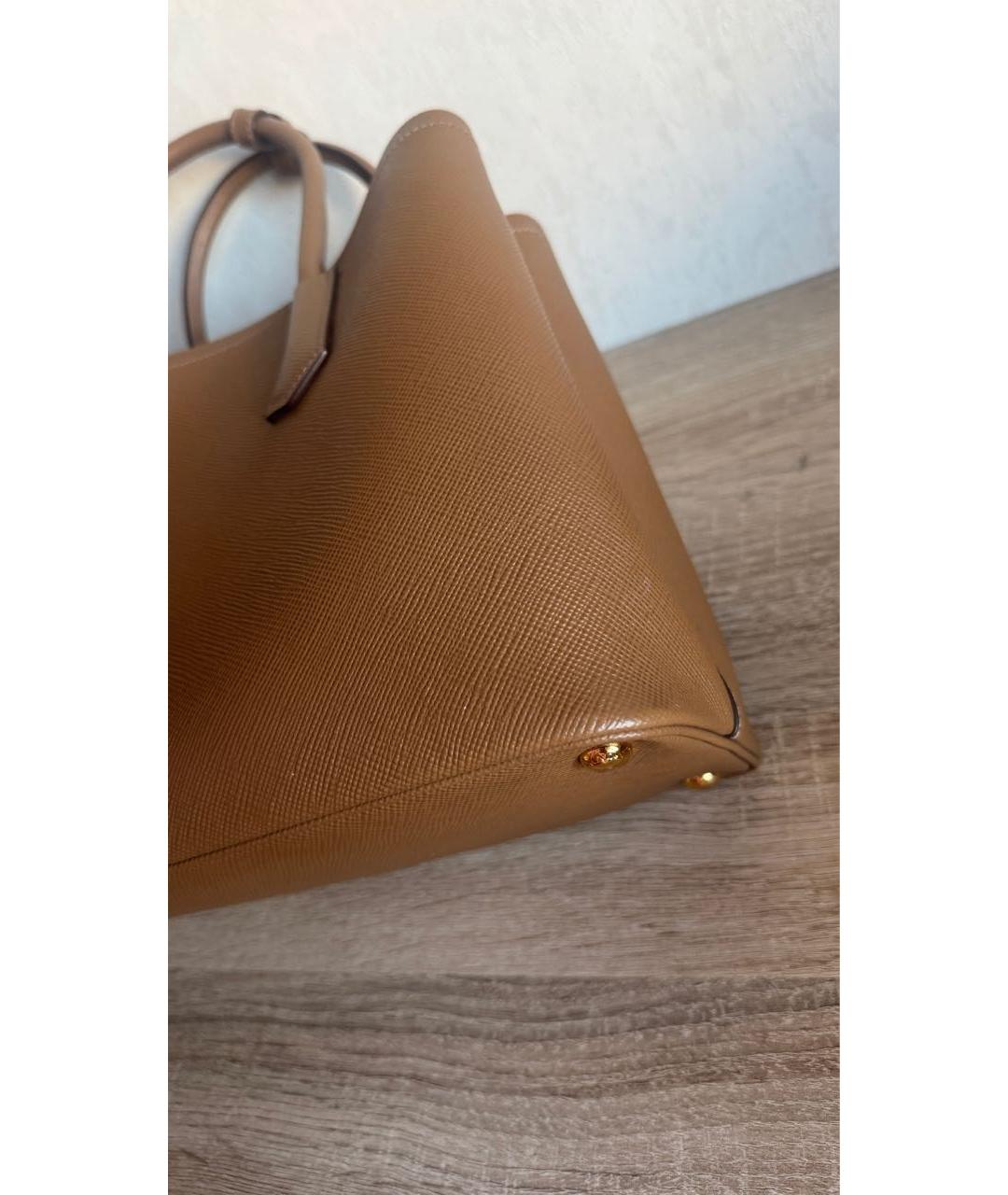 PRADA Коричневая кожаная сумка с короткими ручками, фото 6