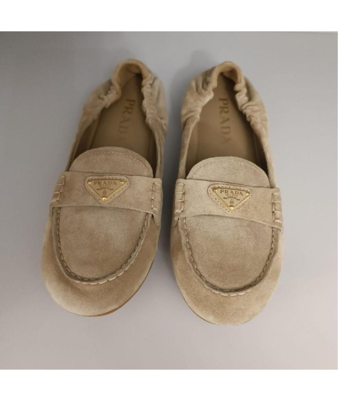 PRADA Бежевые замшевые мокасины, фото 2