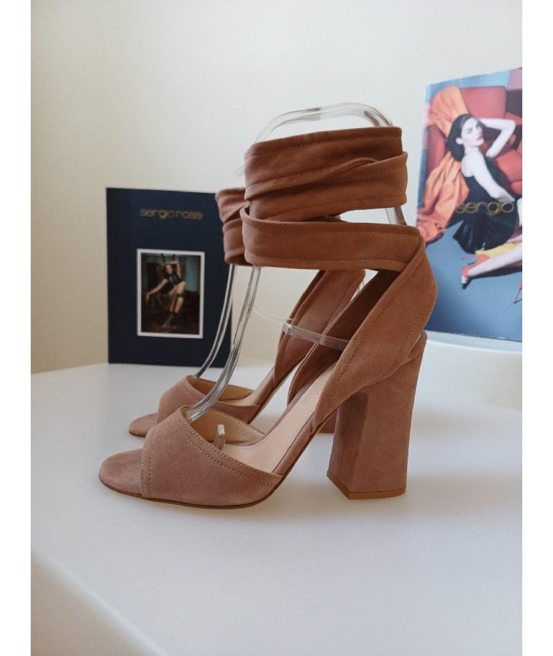 GIANVITO ROSSI Бежевые замшевые босоножки, фото 3