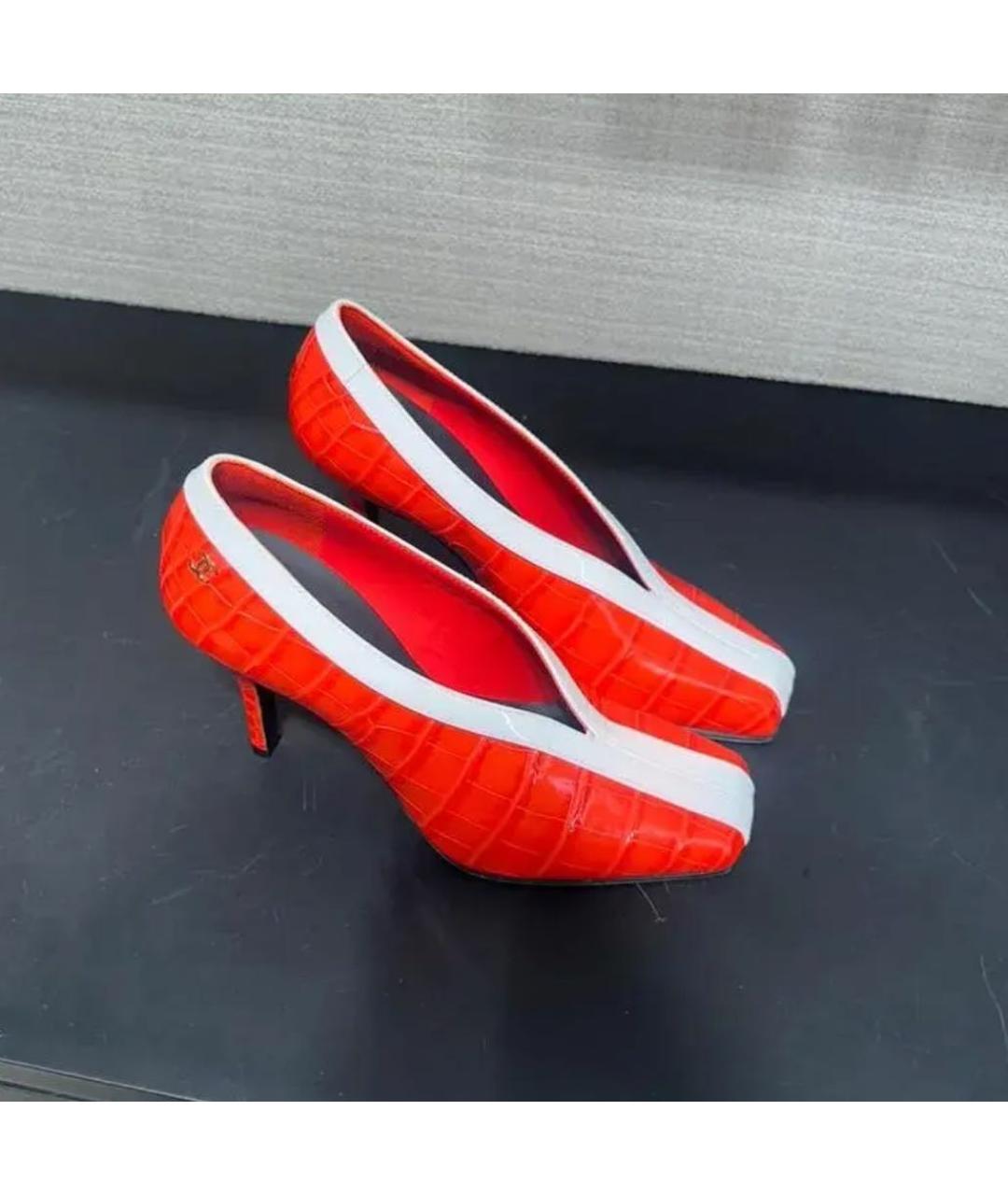 CHANEL Красные туфли из лакированной кожи, фото 3