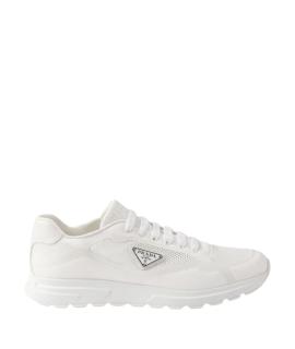 PRADA Низкие кроссовки / кеды