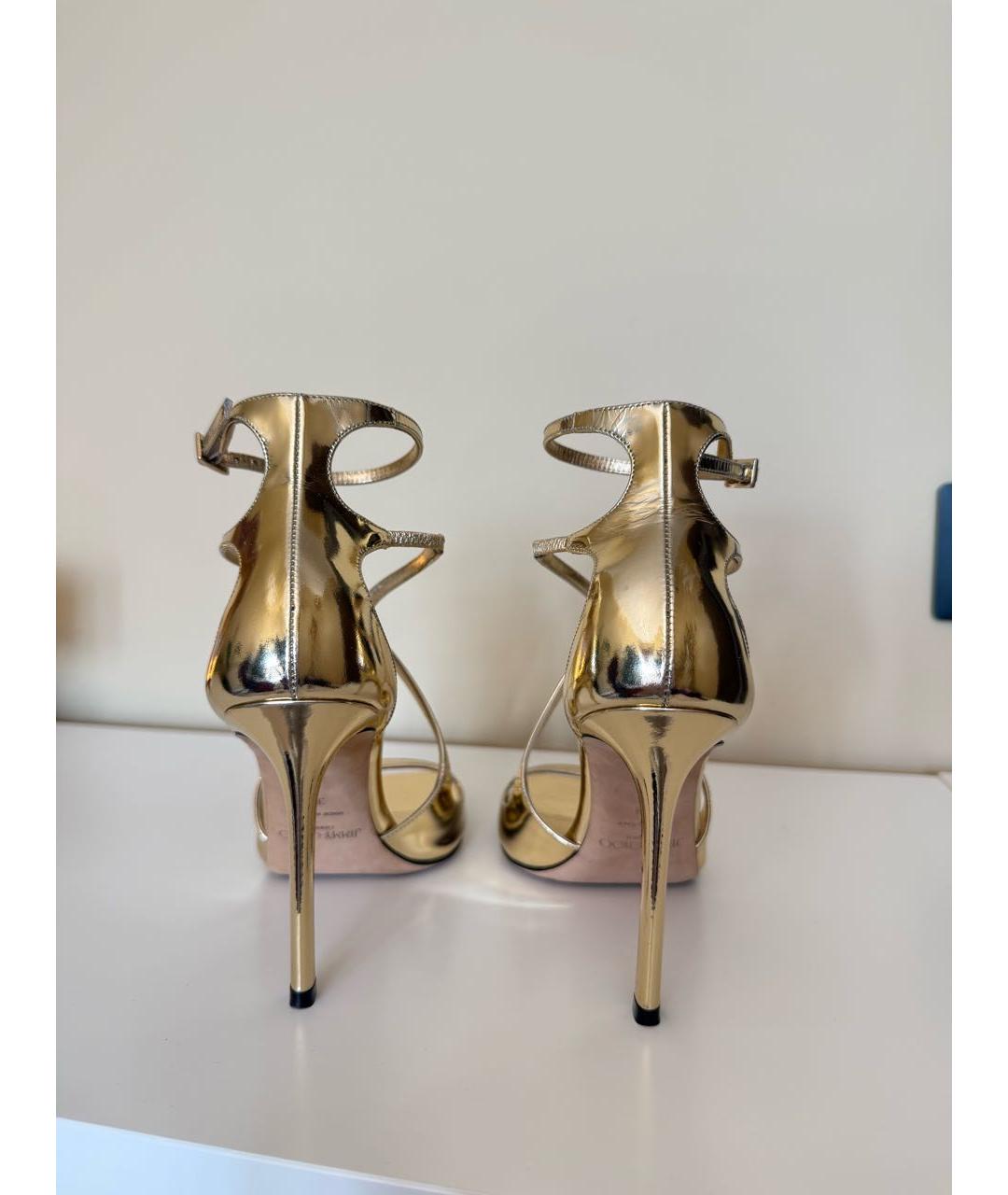 JIMMY CHOO Золотые босоножки из лакированной кожи, фото 4