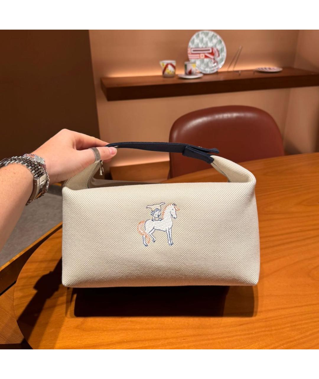 HERMES Бежевая тканевая косметичка, фото 2