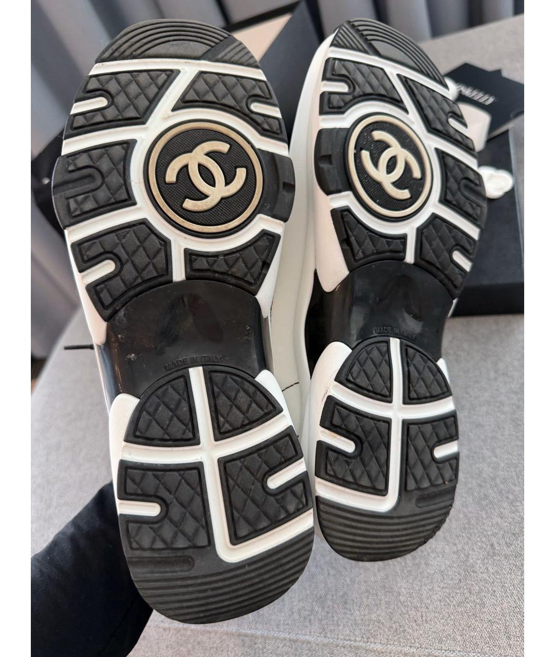 CHANEL Белые кожаные кроссовки, фото 3