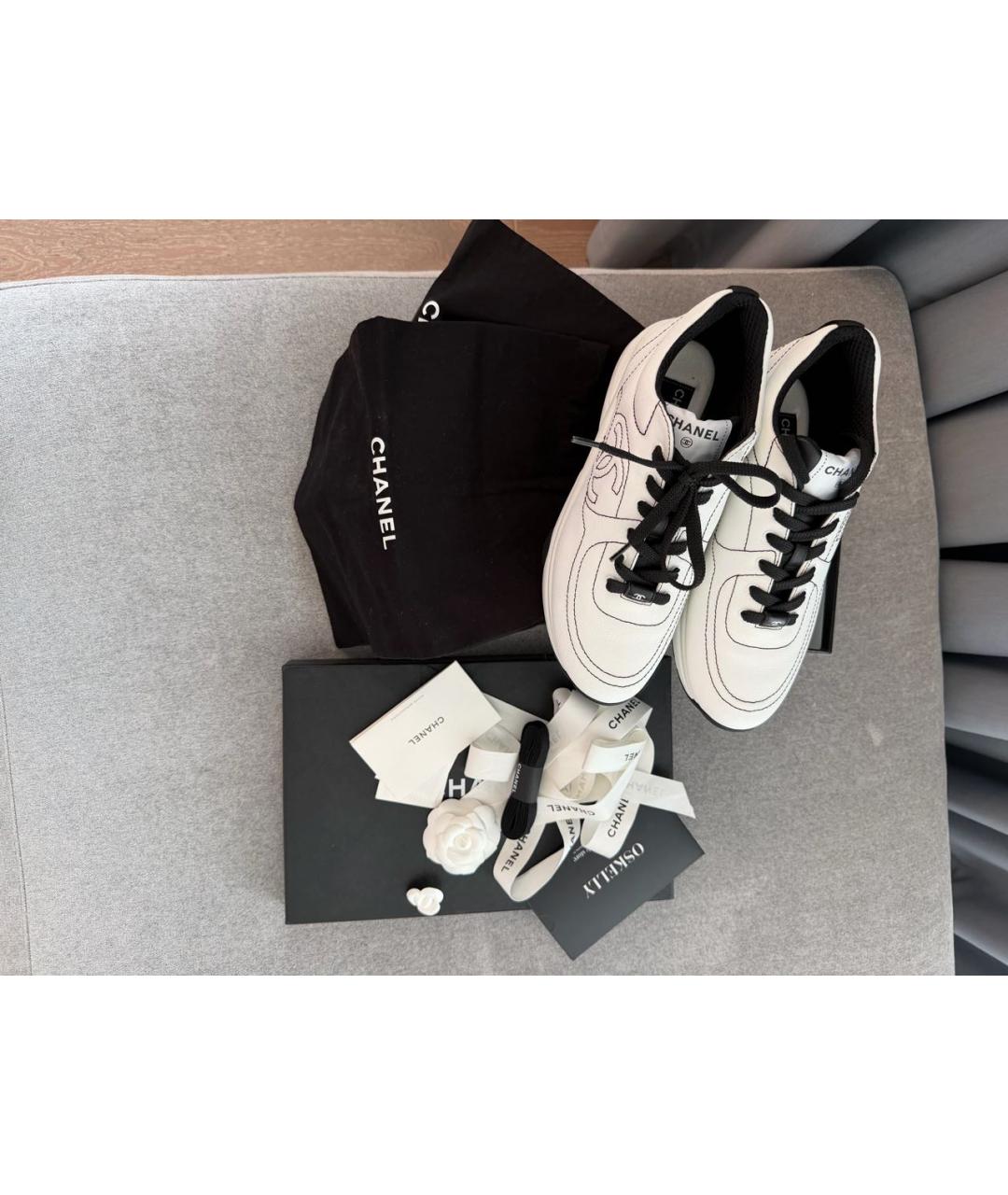 CHANEL Белые кожаные кроссовки, фото 5