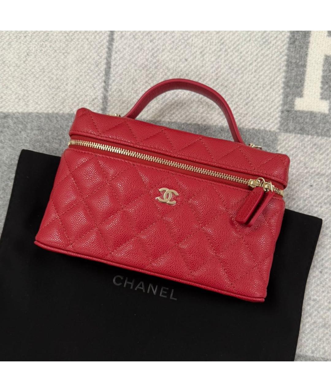 CHANEL Красная кожаная сумка через плечо, фото 2