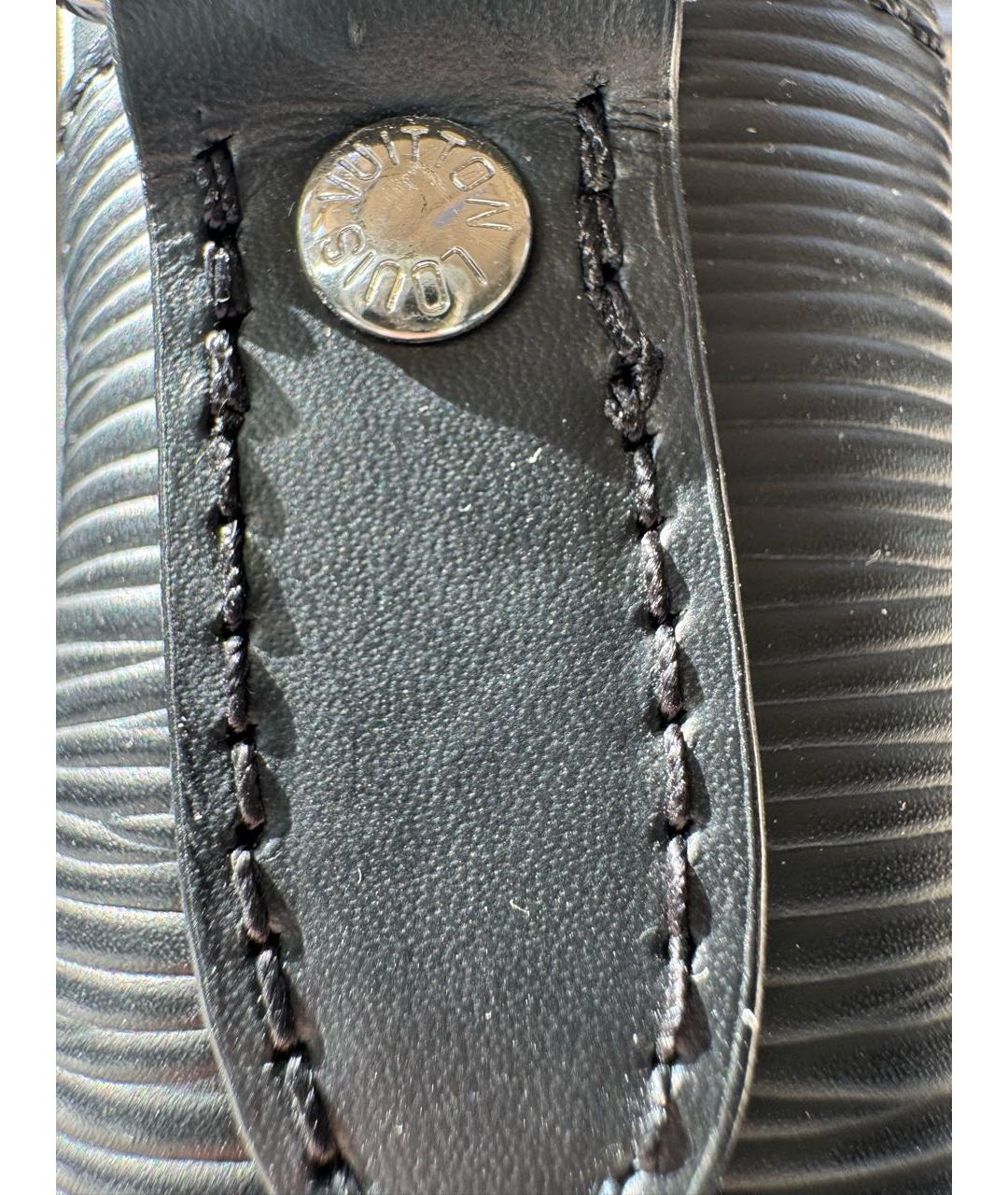 LOUIS VUITTON Черная кожаная сумка на плечо, фото 6