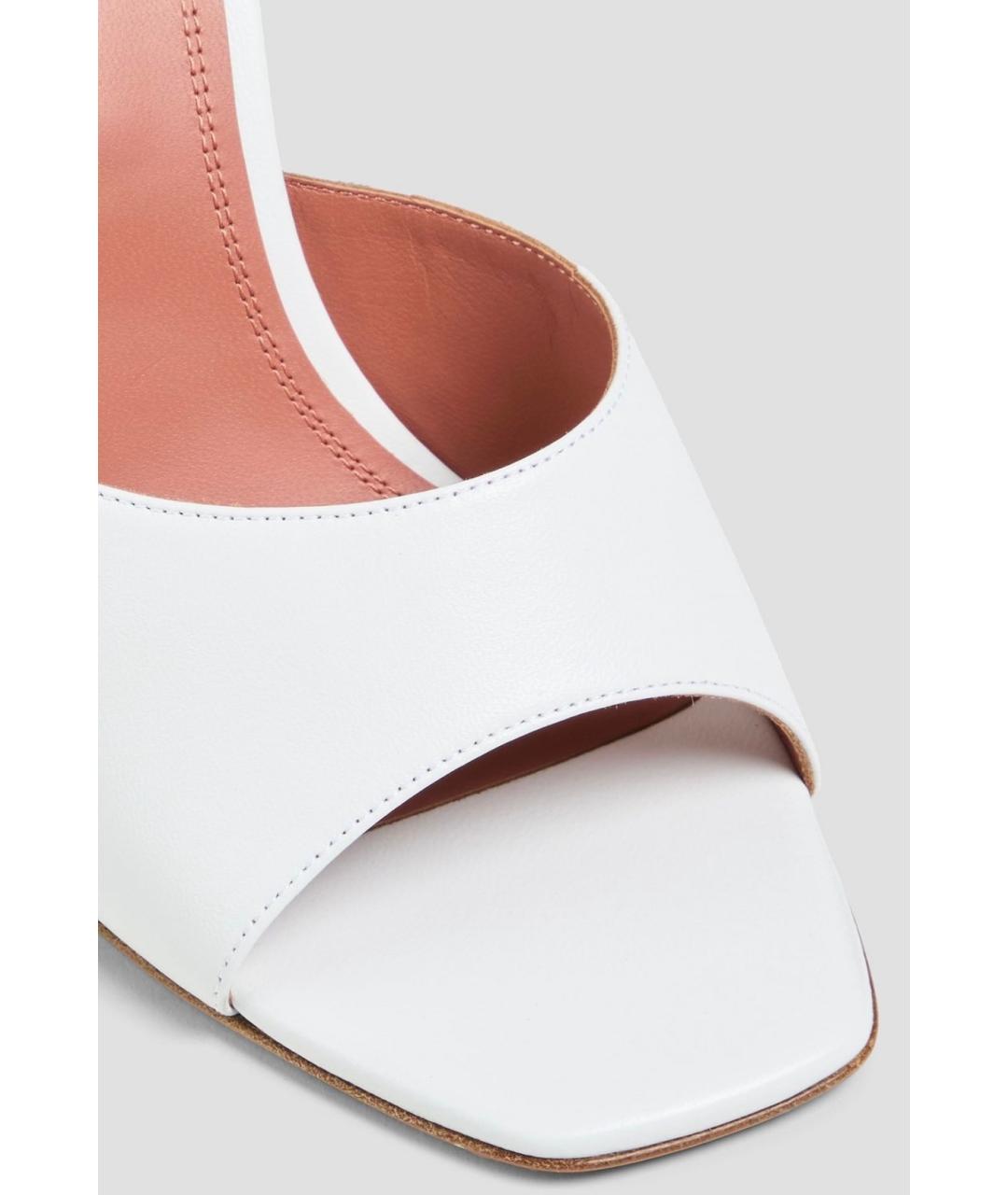 Amina Muaddi Белые кожаные мюли, фото 4