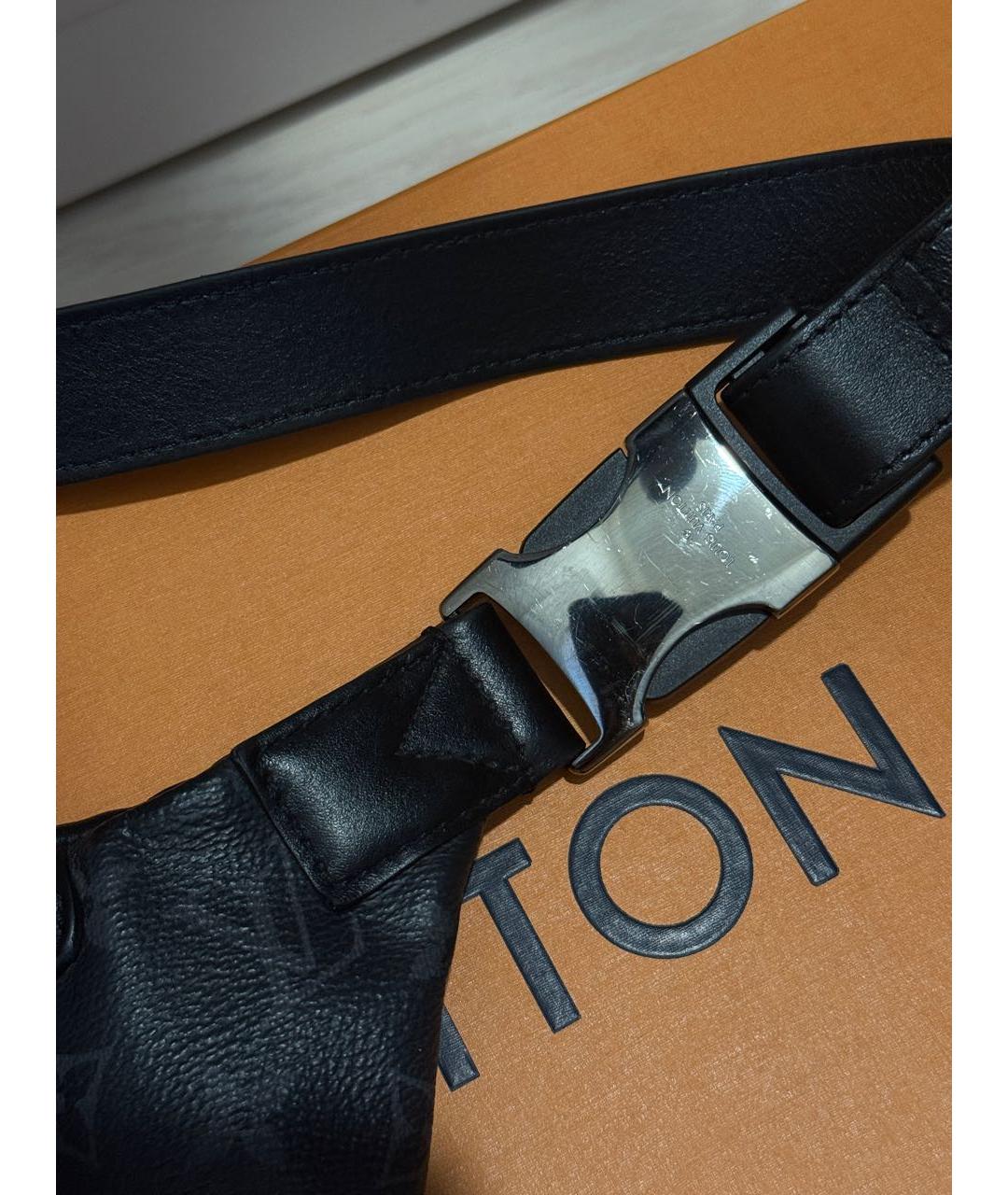 LOUIS VUITTON Антрацитовая поясная сумка, фото 3