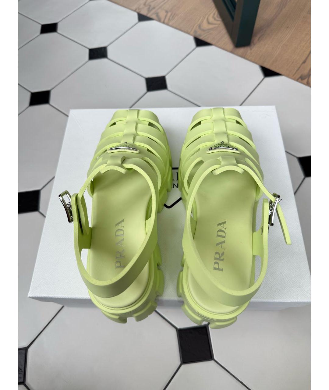 PRADA Салатовые резиновые сандалии, фото 3