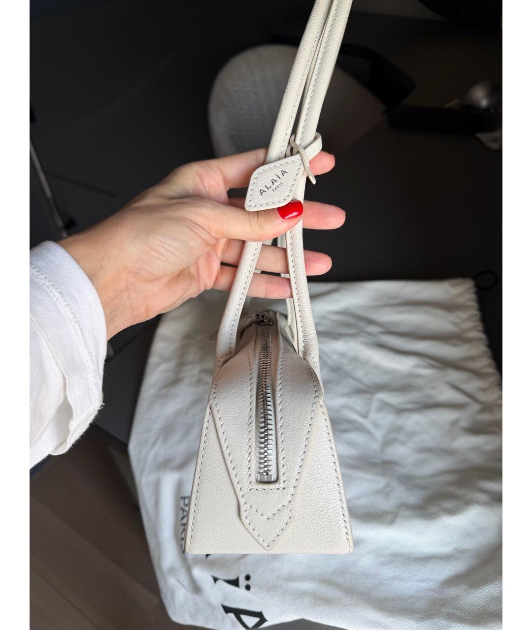 ALAIA Белая кожаная сумка через плечо, фото 5