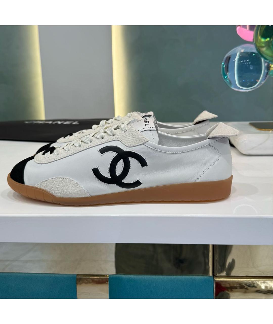 CHANEL Белые кожаные кеды, фото 3