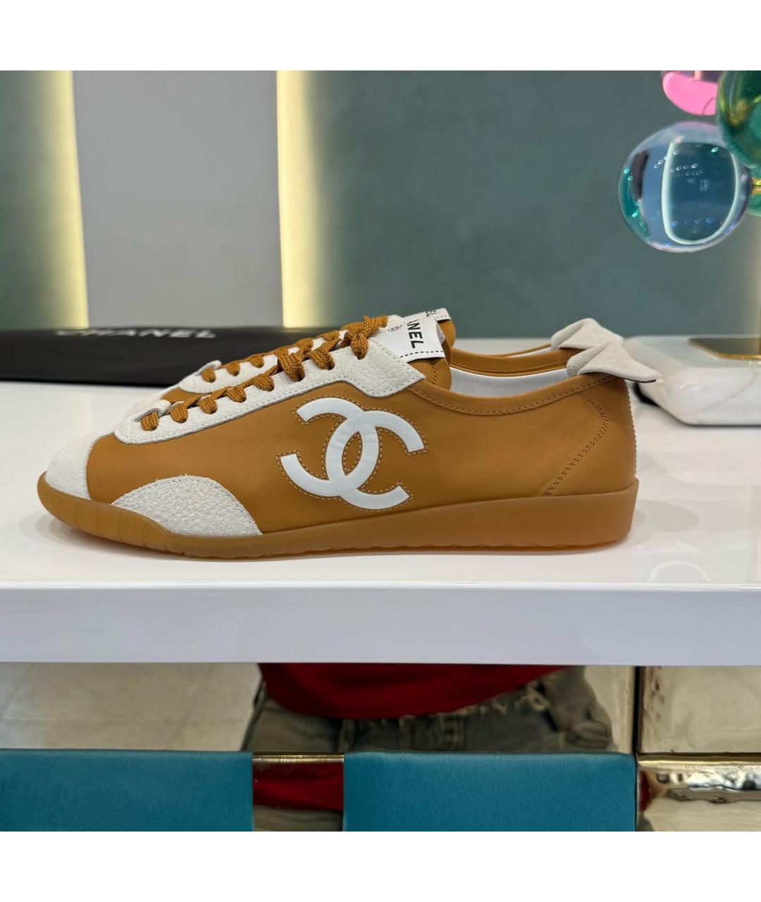 CHANEL Горчичные кожаные кеды, фото 4