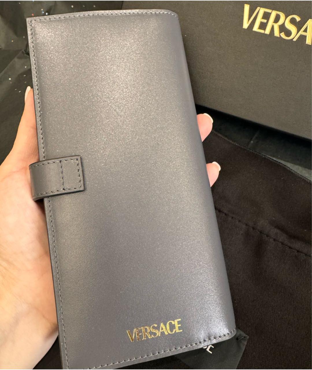 VERSACE Серый кожаный кошелек, фото 4