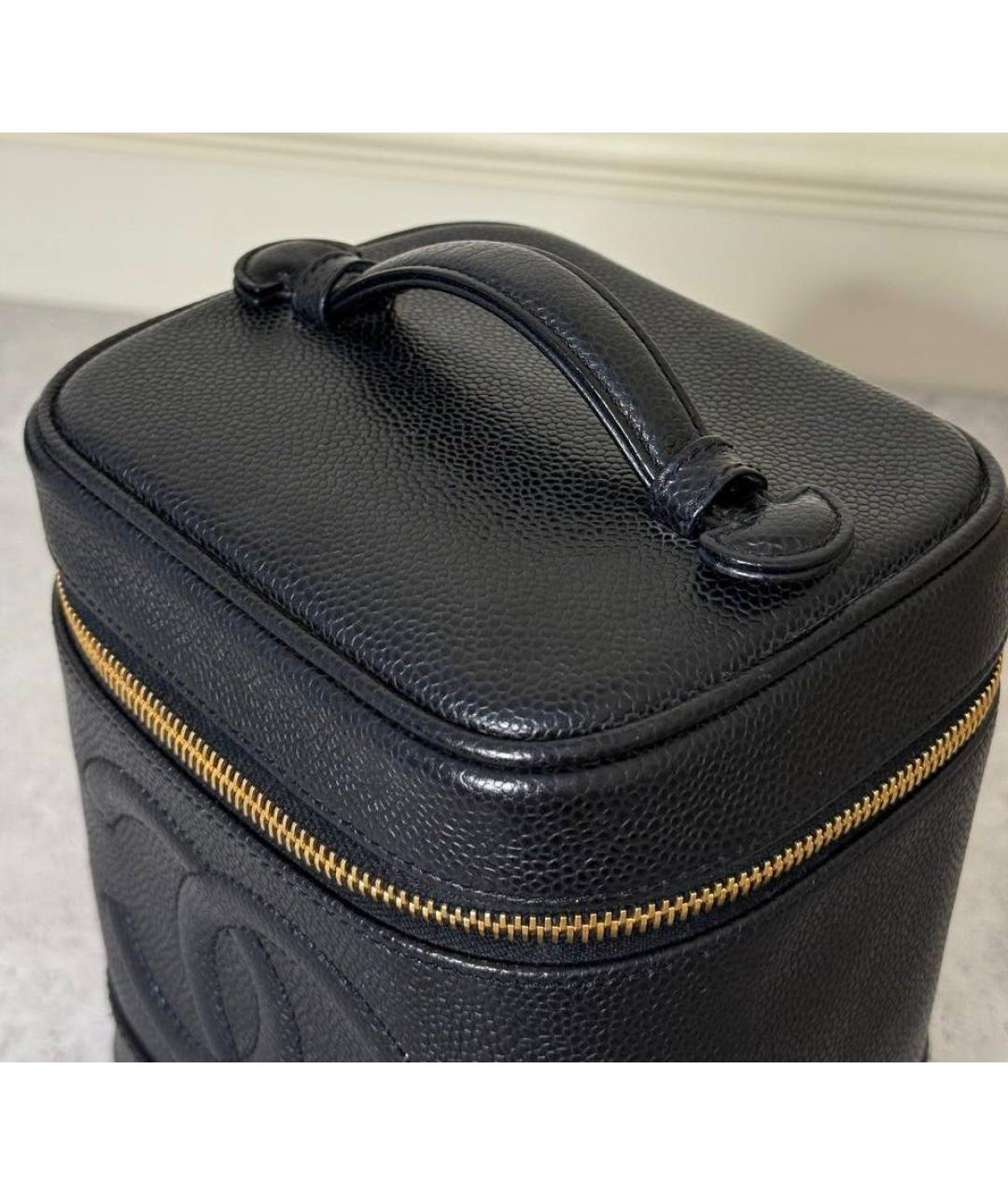 CHANEL Черная кожаная сумка с короткими ручками, фото 3