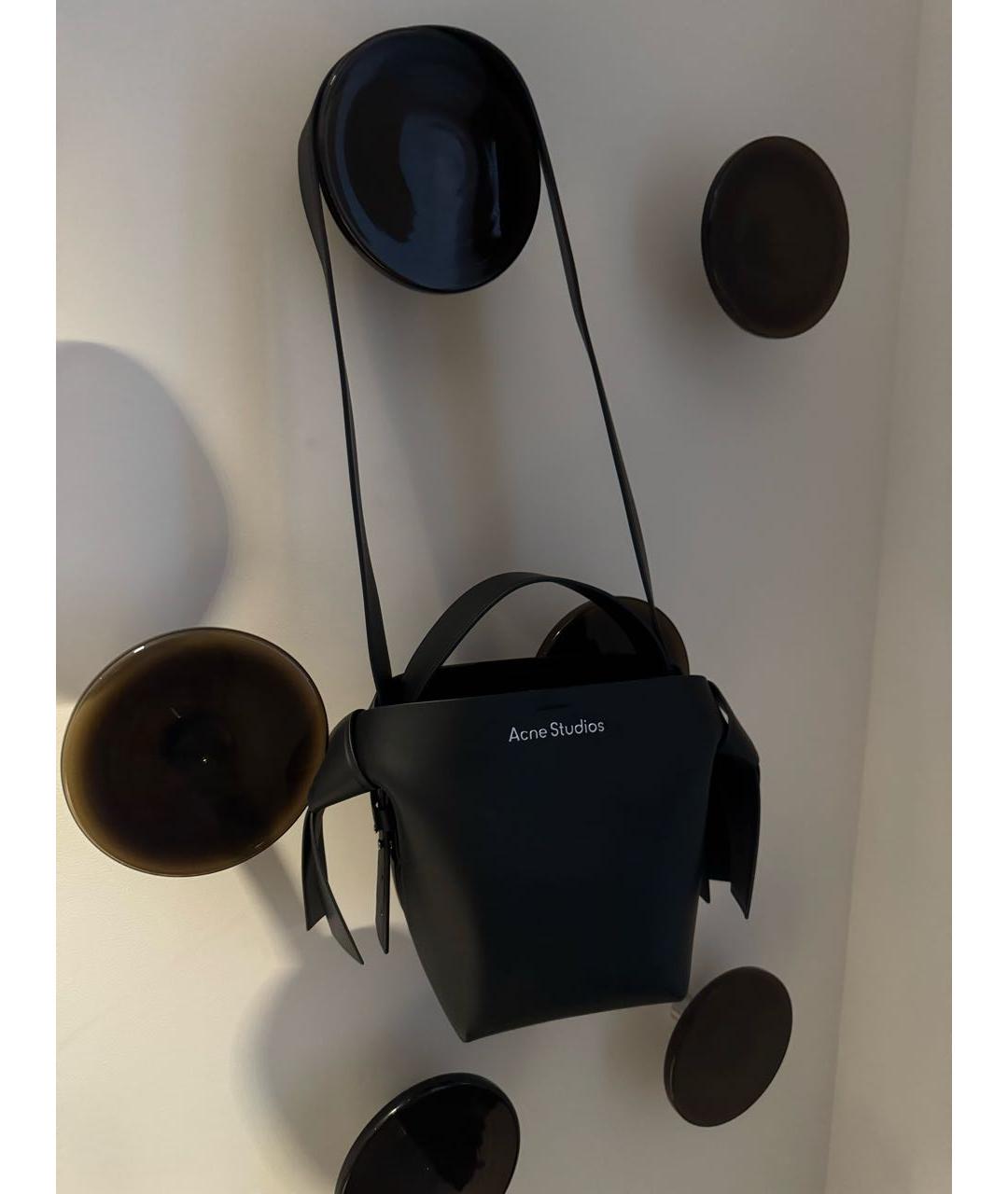 ACNE STUDIOS Черная кожаная сумка с короткими ручками, фото 7