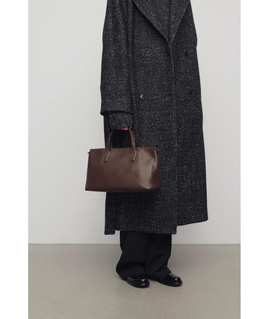 THE ROW Коричневая кожаная сумка с короткими ручками, фото 2