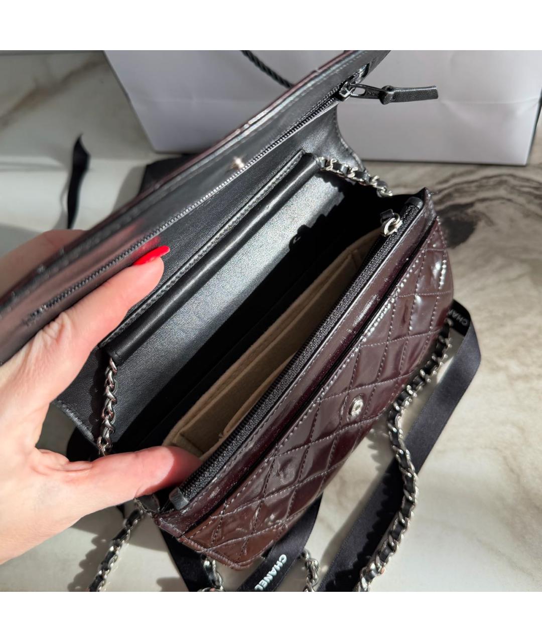 CHANEL Коричневая сумка через плечо из лакированной кожи, фото 7