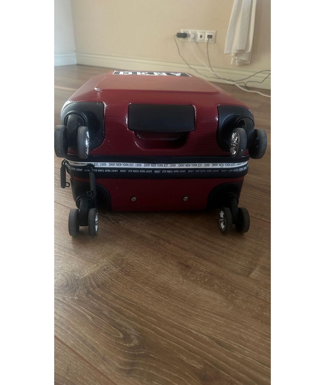 DKNY Бордовый чемодан, фото 3