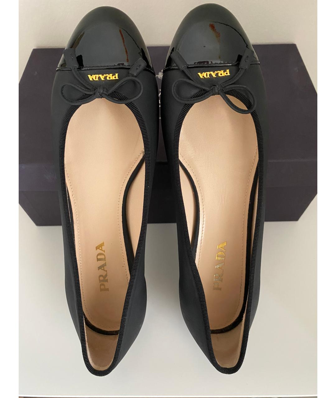 PRADA Черные кожаные балетки, фото 3