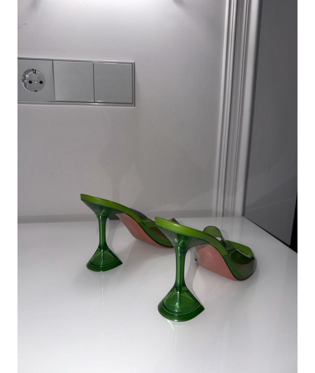 Amina Muaddi Зеленые резиновые босоножки, фото 4