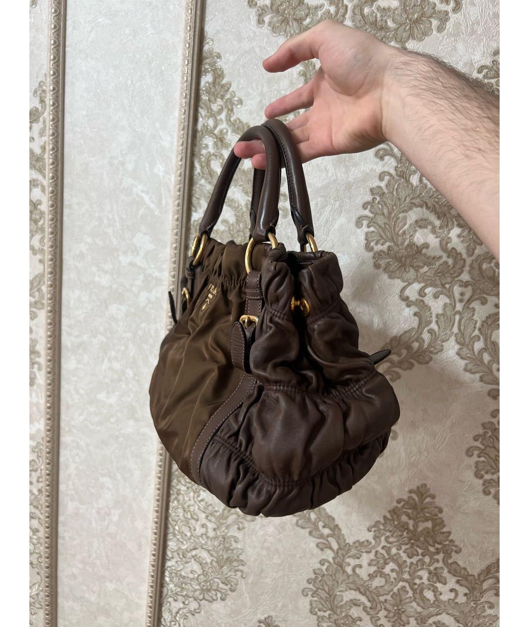 PRADA Коричневая кожаная сумка с короткими ручками, фото 2