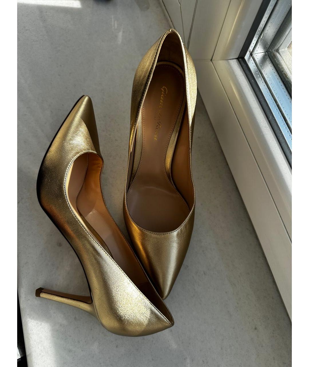 GIANVITO ROSSI Золотые кожаные туфли, фото 5