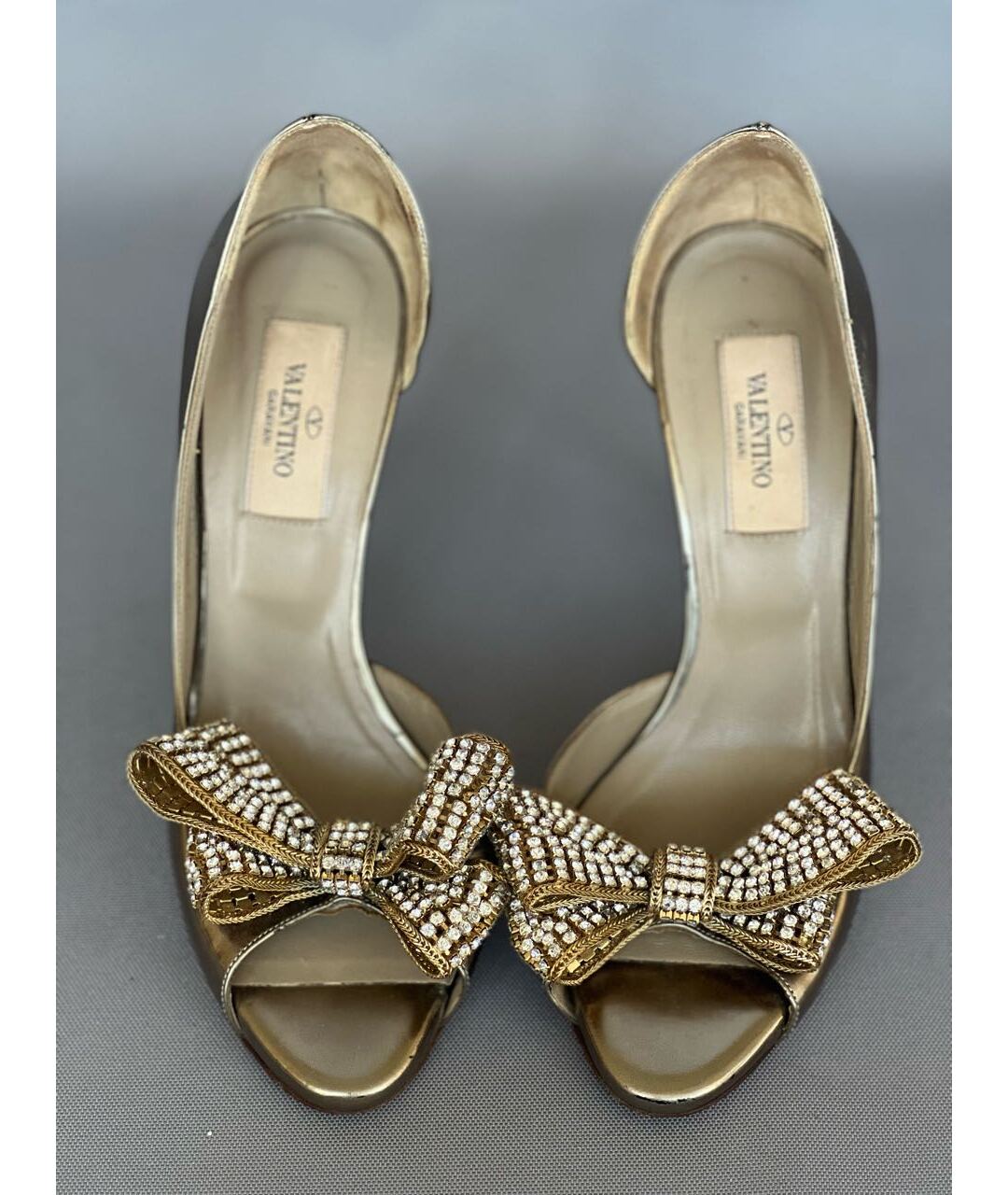 VALENTINO Золотые кожаные туфли, фото 2