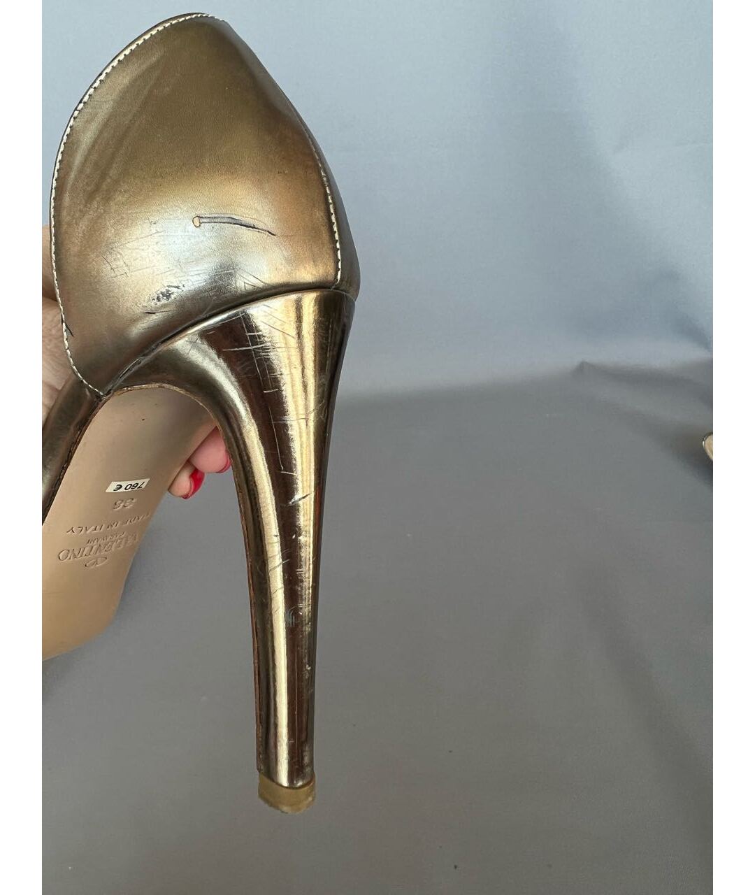 VALENTINO Золотые кожаные туфли, фото 7