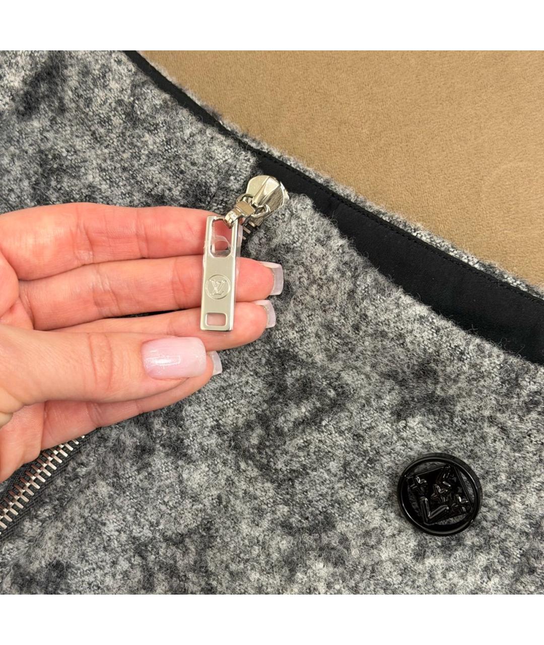 LOUIS VUITTON Серая юбка мини, фото 4