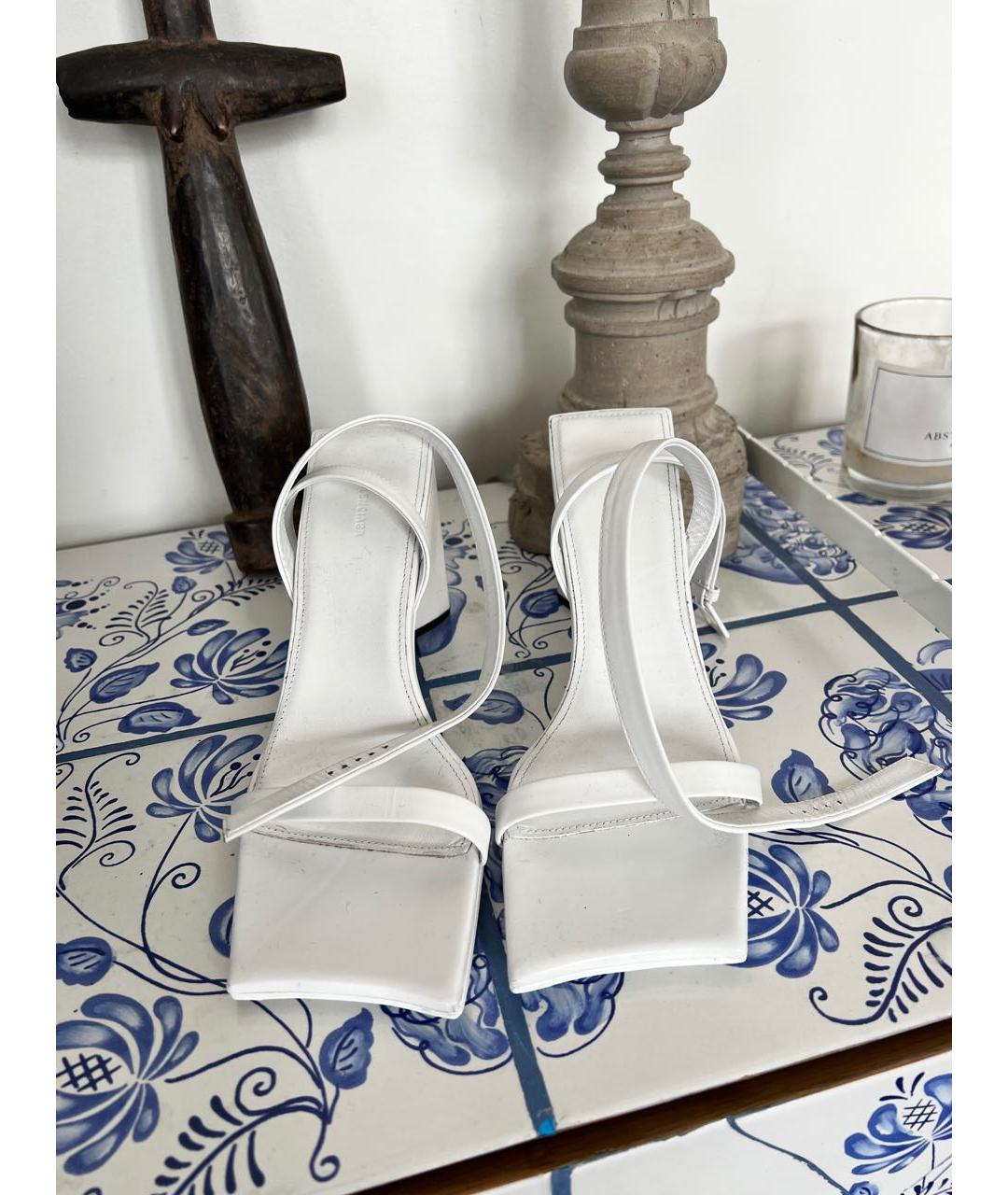 BALENCIAGA Белые кожаные босоножки, фото 2