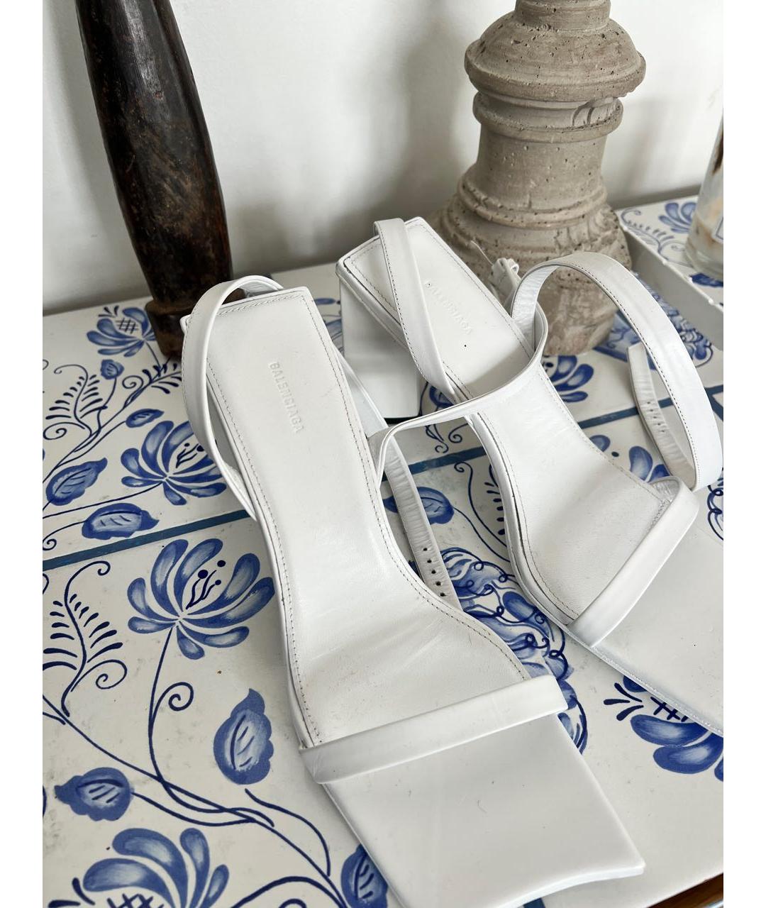 BALENCIAGA Белые кожаные босоножки, фото 5