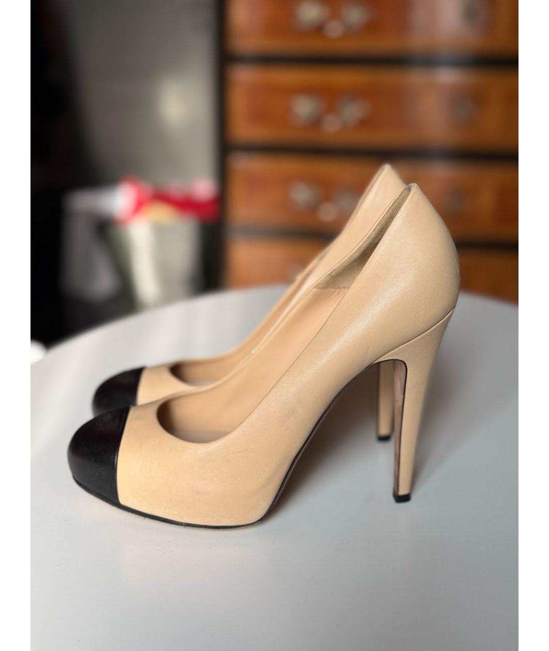 CHANEL Бежевые кожаные туфли, фото 2