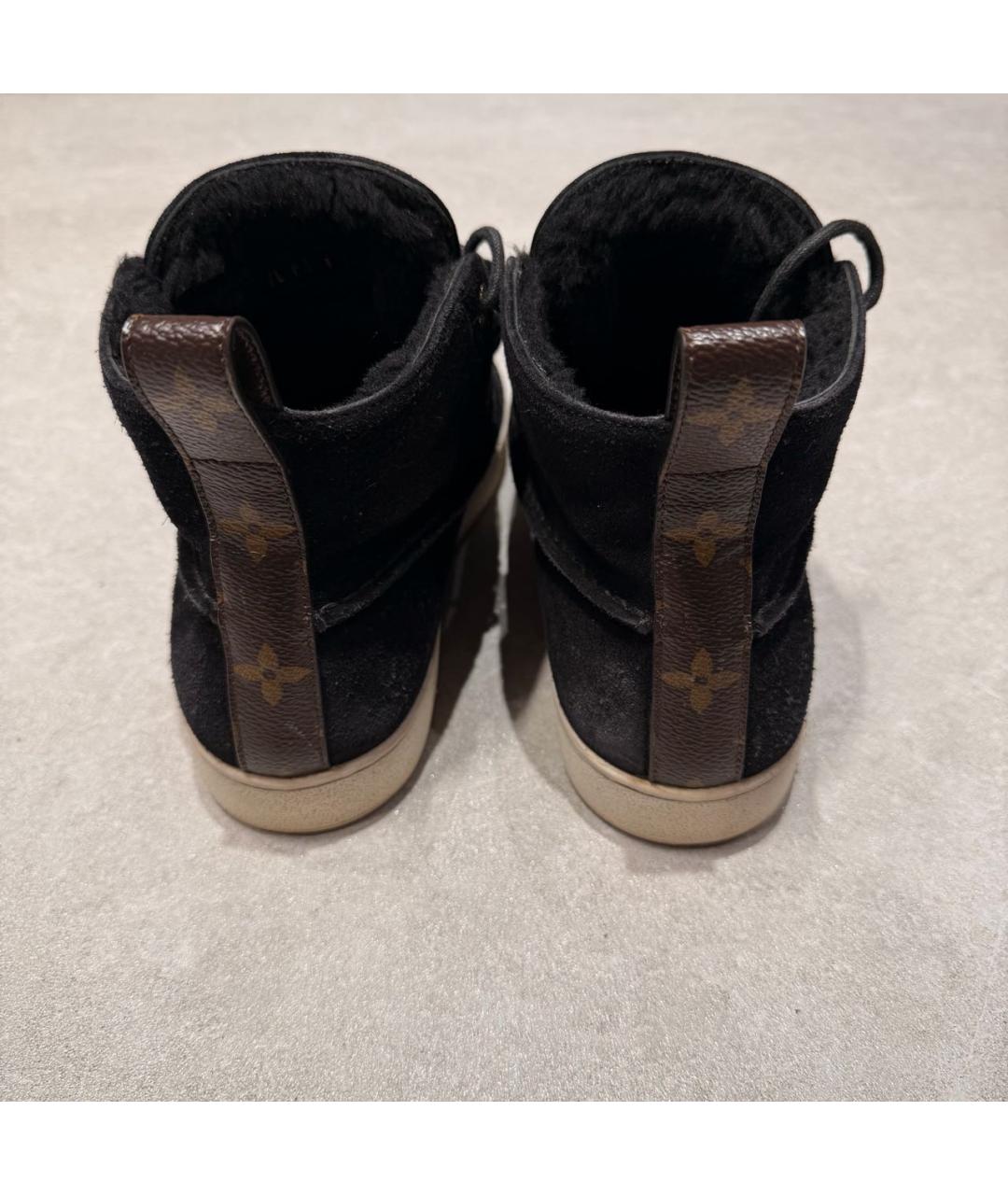 LOUIS VUITTON Черные замшевые кеды, фото 4