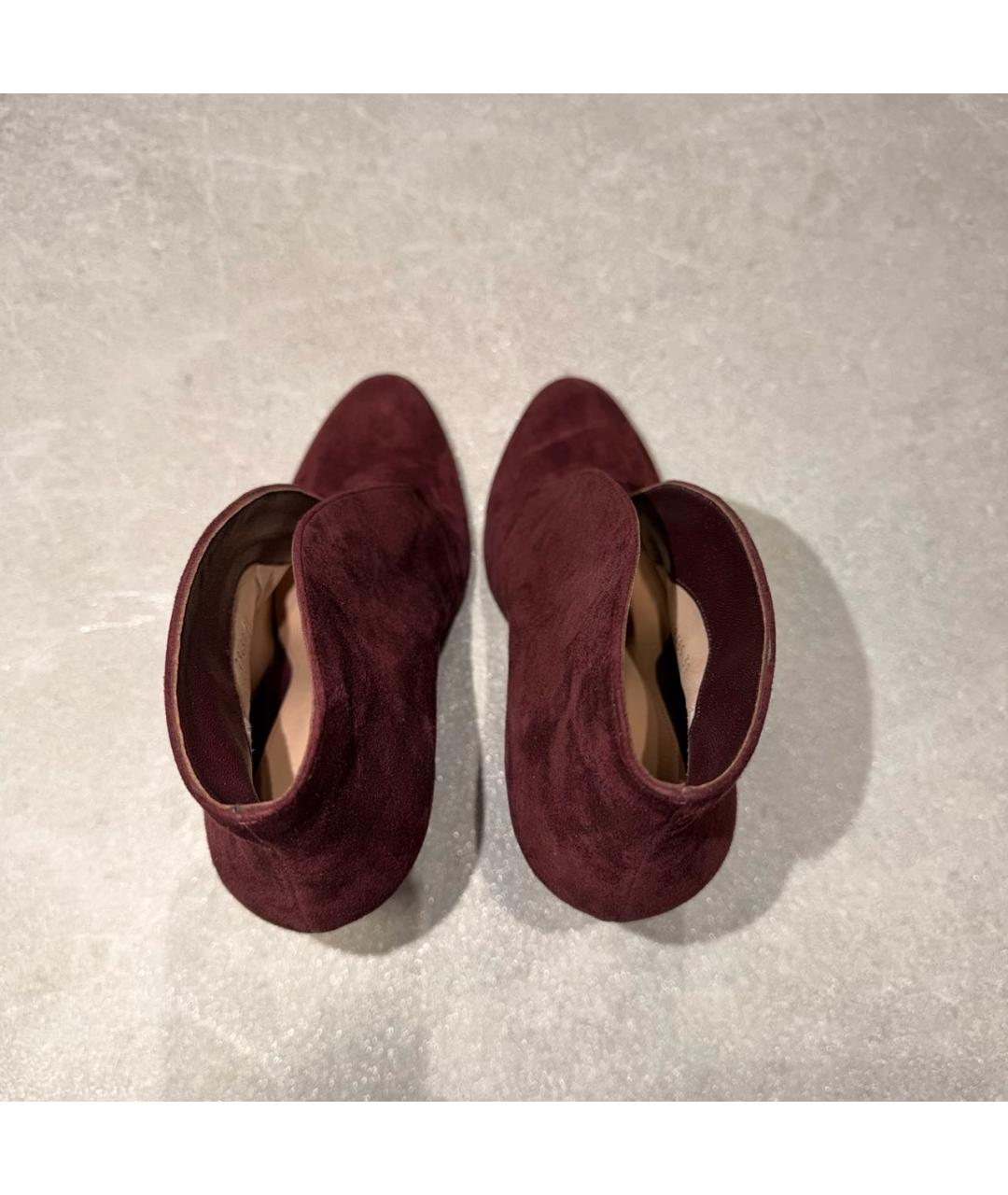 GIANVITO ROSSI Бордовые замшевые ботильоны, фото 3
