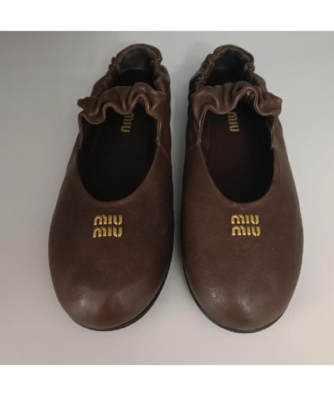 MIU MIU Коричневые кожаные балетки, фото 2