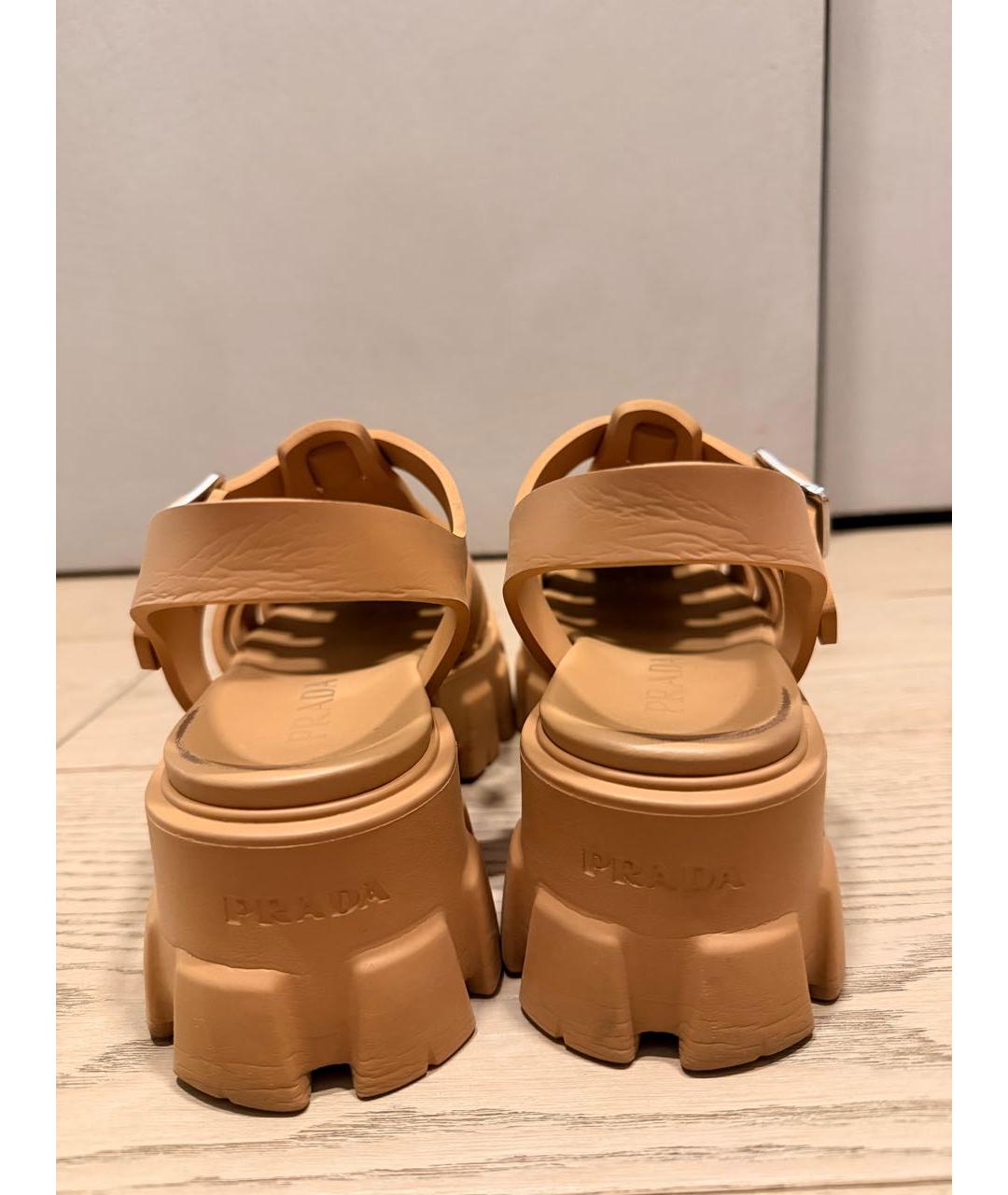 PRADA Бежевые кожаные босоножки, фото 4