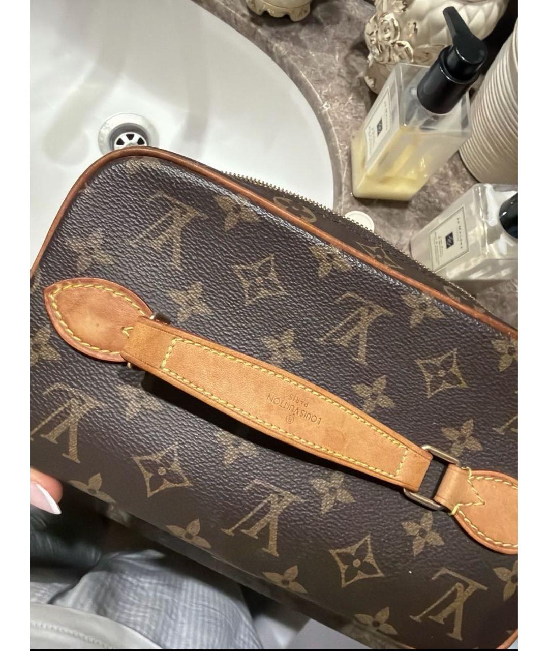 LOUIS VUITTON Коричневая кожаная косметичка, фото 5