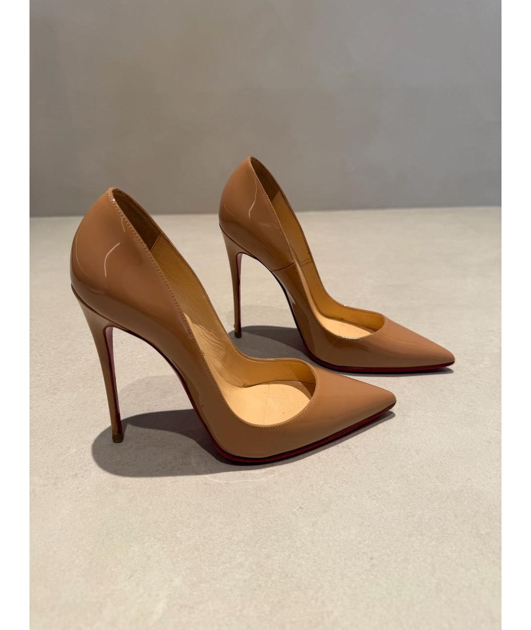 CHRISTIAN LOUBOUTIN Бежевые туфли из лакированной кожи, фото 2