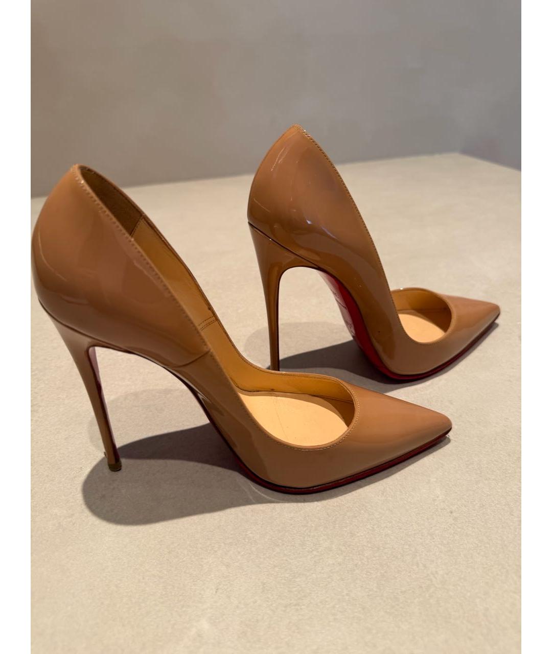 CHRISTIAN LOUBOUTIN Бежевые туфли из лакированной кожи, фото 4