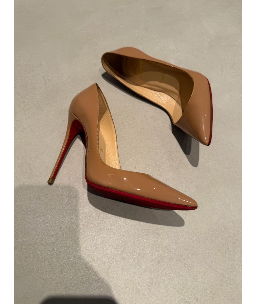 CHRISTIAN LOUBOUTIN Бежевые туфли из лакированной кожи, фото 7